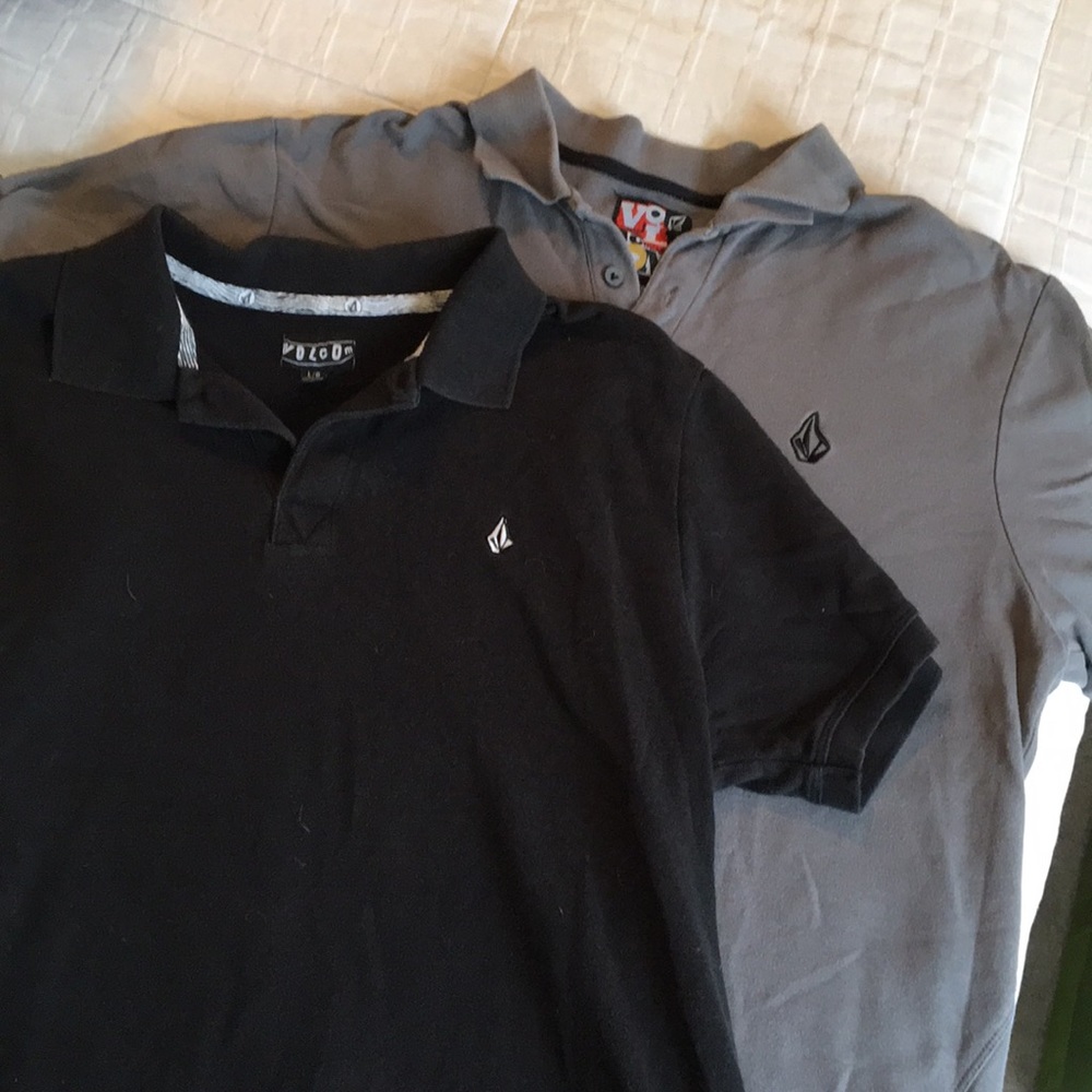 2 Men’s Volcom Polos